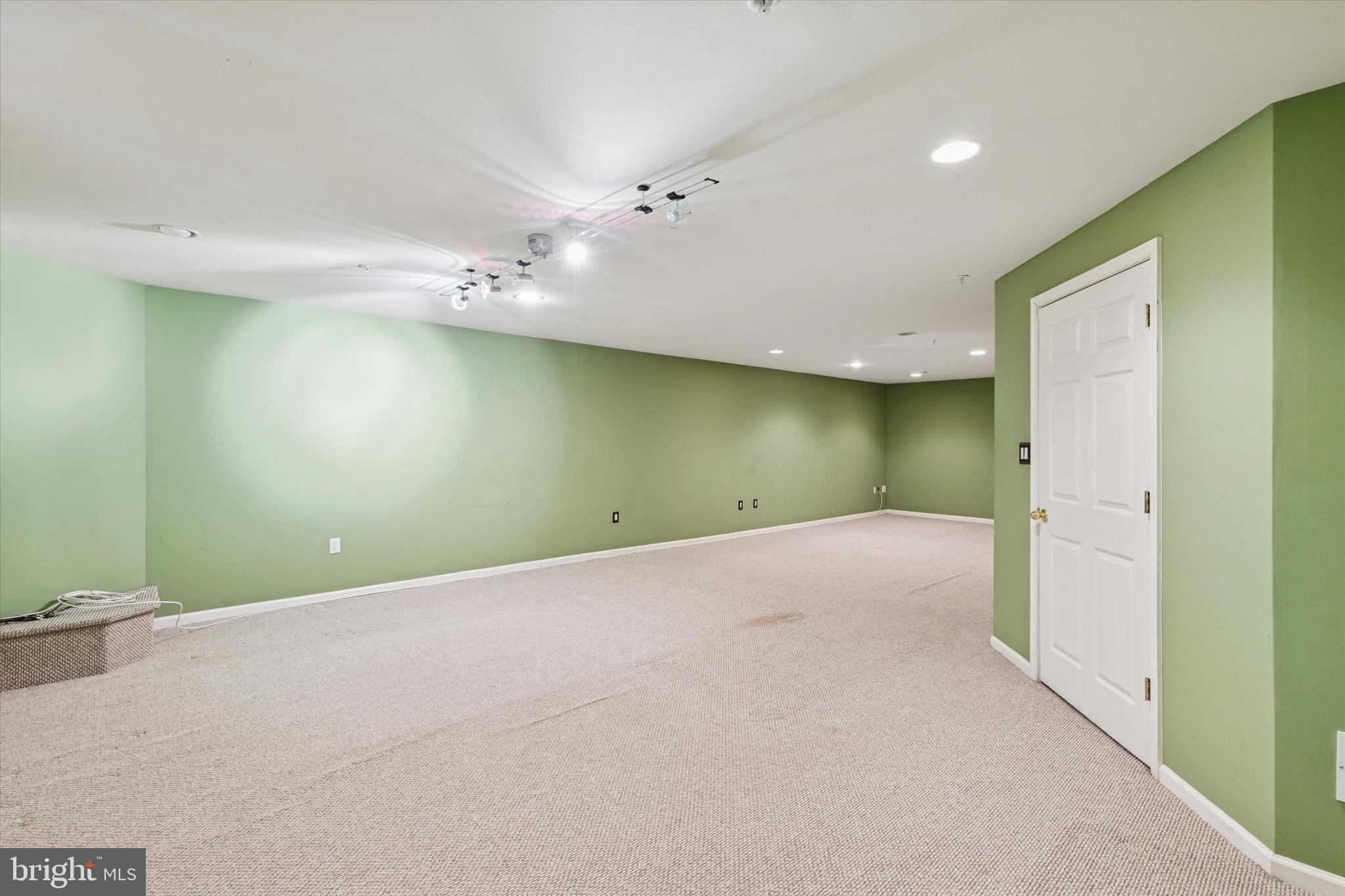 OAKWOOD AT PLYMOUT - Residential