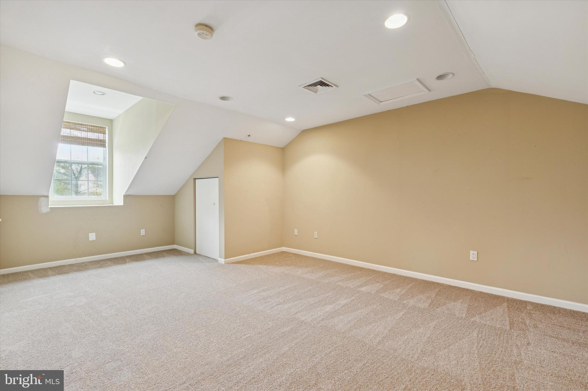 OAKWOOD AT PLYMOUT - Residential