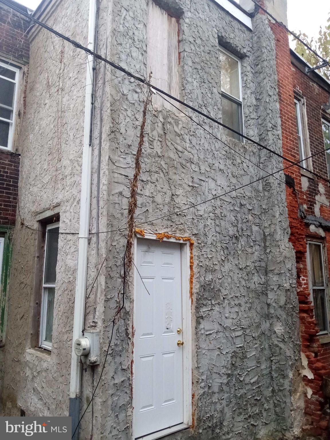 2538 N MYRTLEWOOD STREET