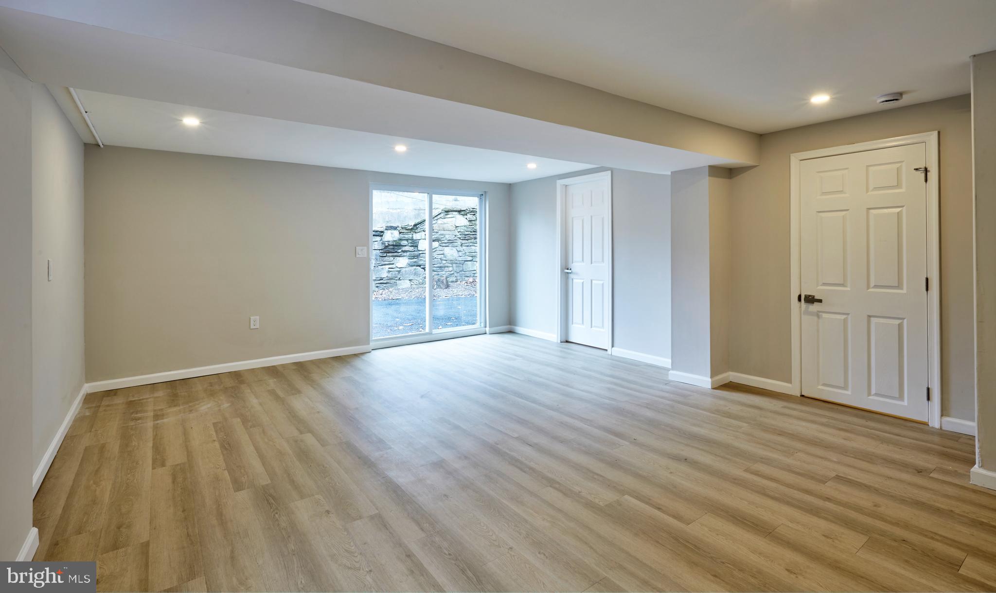 WILLOW WOODS - Residential