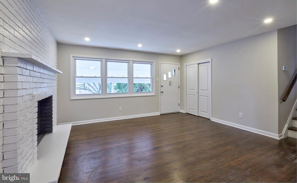 Photo of 42 Russell Road, WILLOW GROVE, PA 19090 (MLS # PAMC2162586)