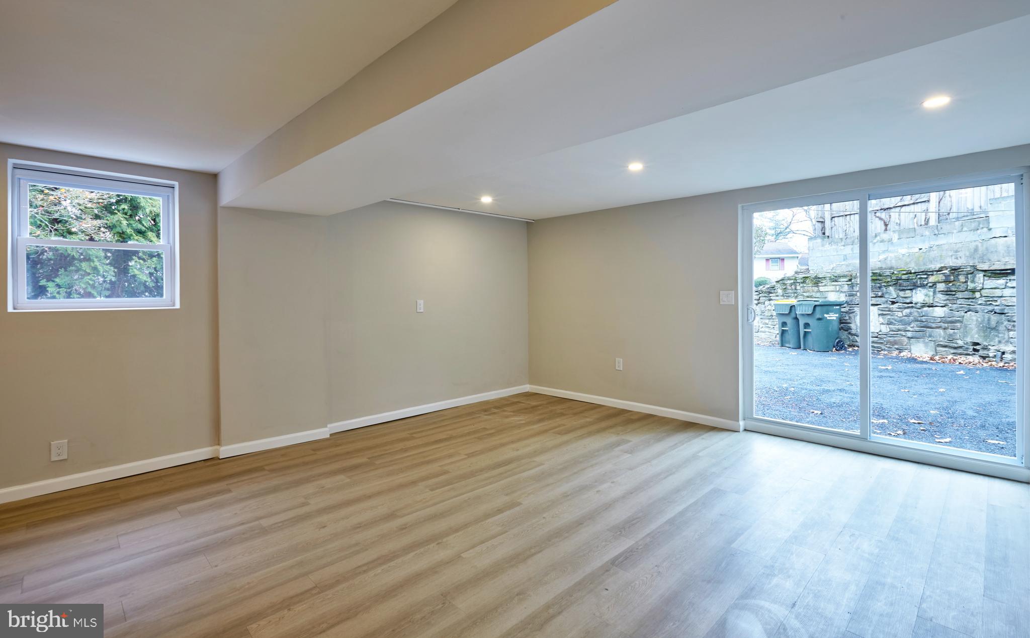 WILLOW WOODS - Residential