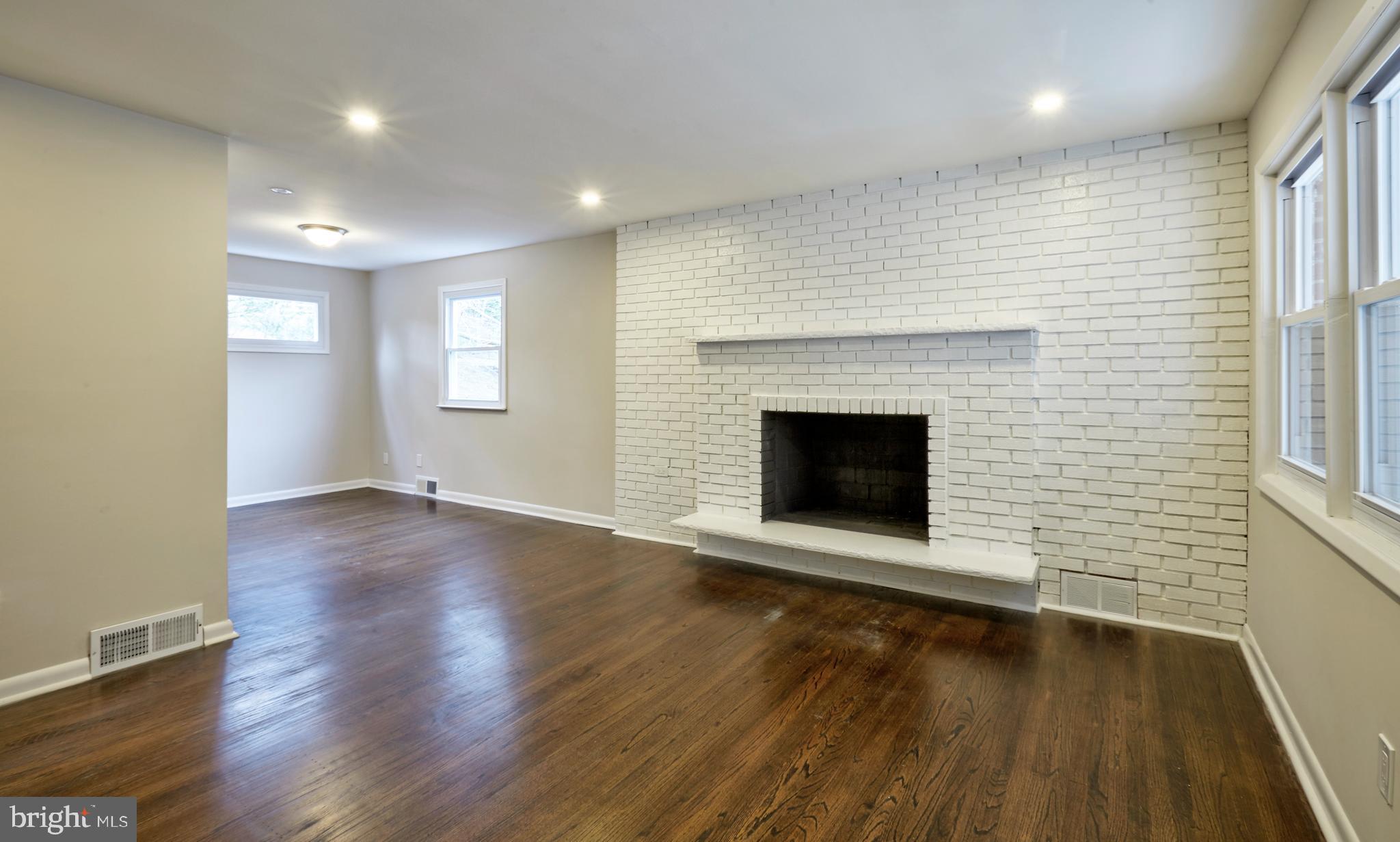 WILLOW WOODS - Residential