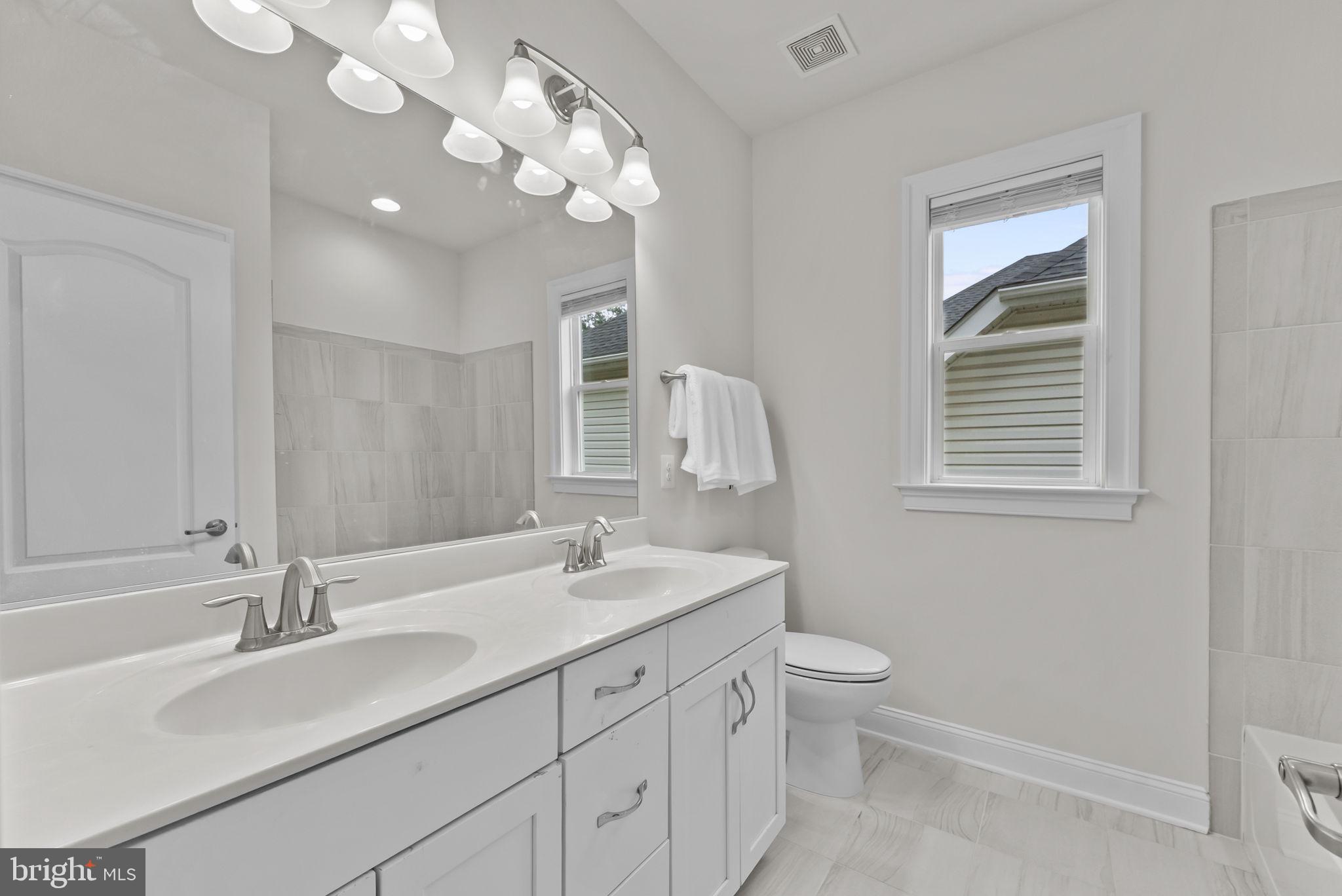 WESTBURY GLEN - Residential