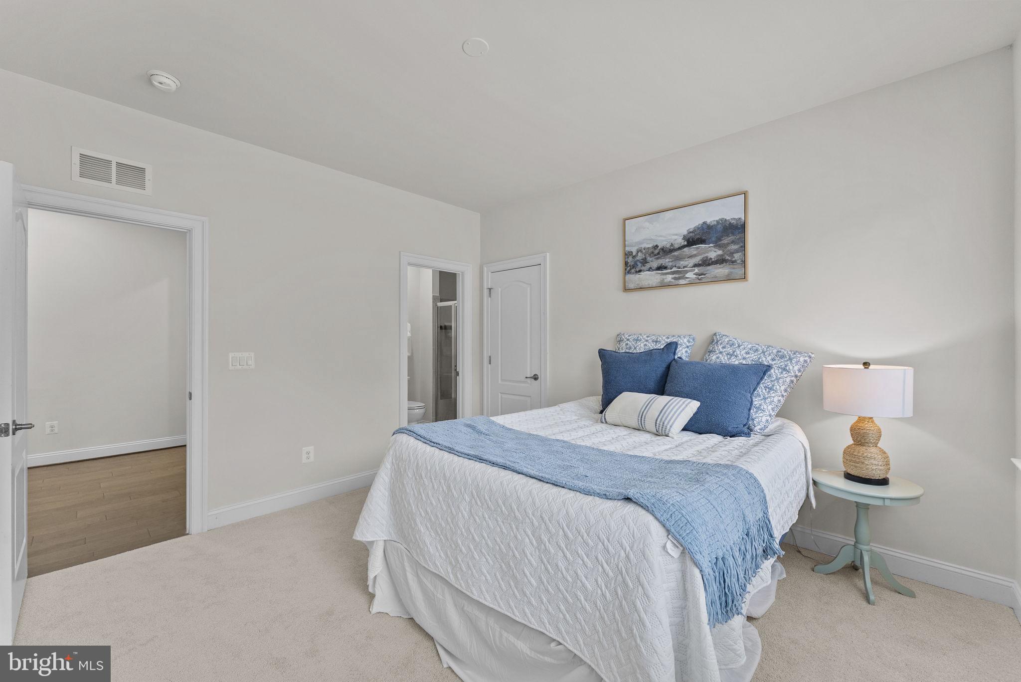 WESTBURY GLEN - Residential
