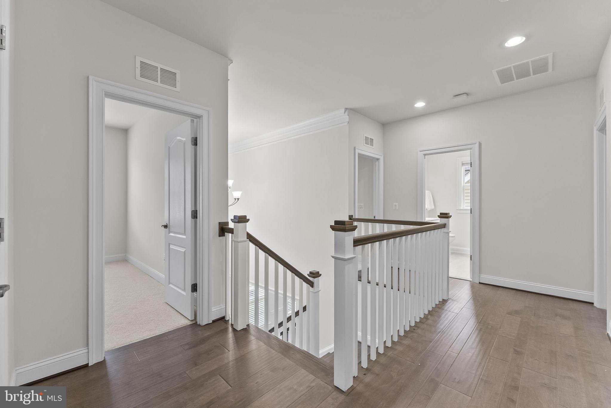 WESTBURY GLEN - Residential