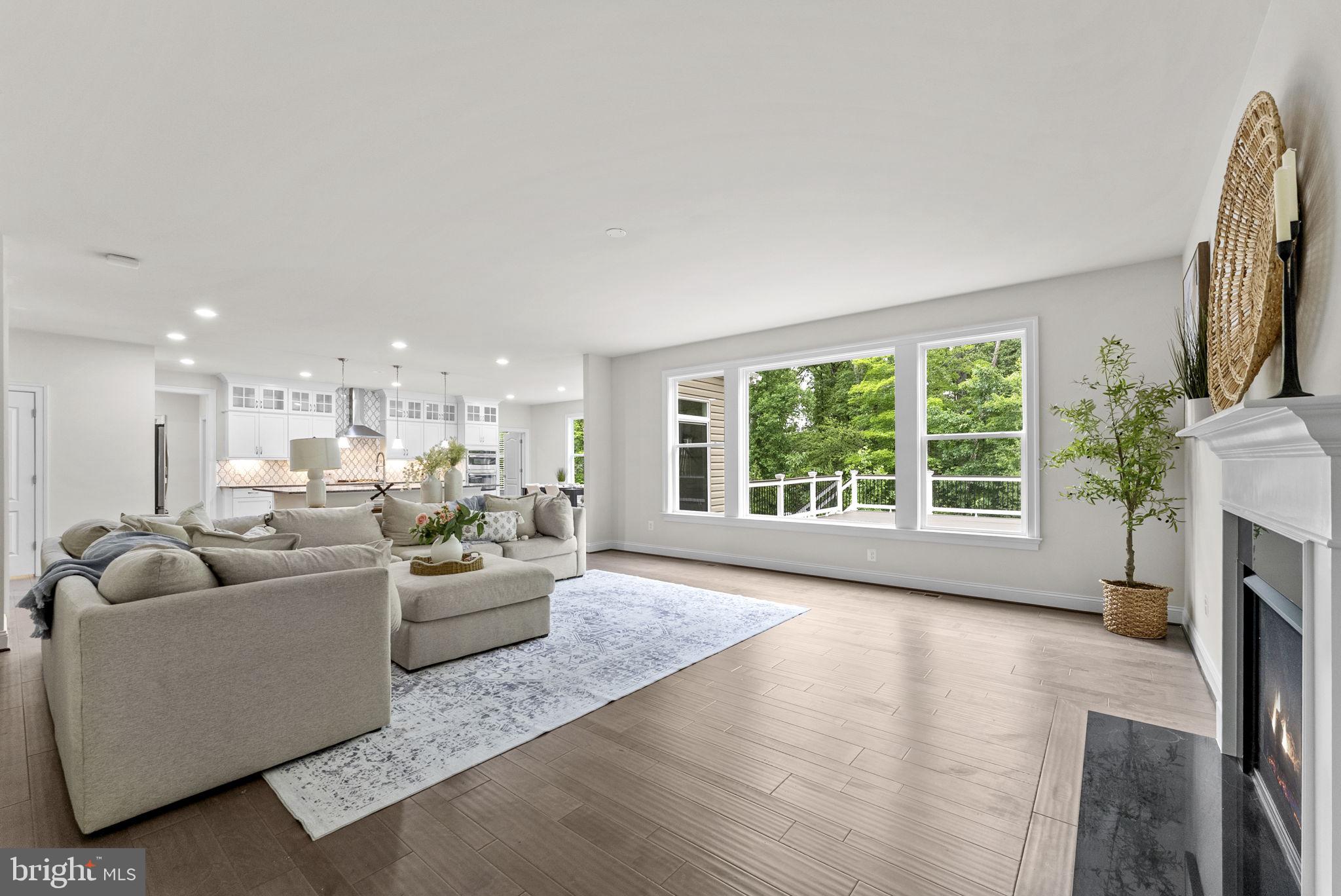 WESTBURY GLEN - Residential