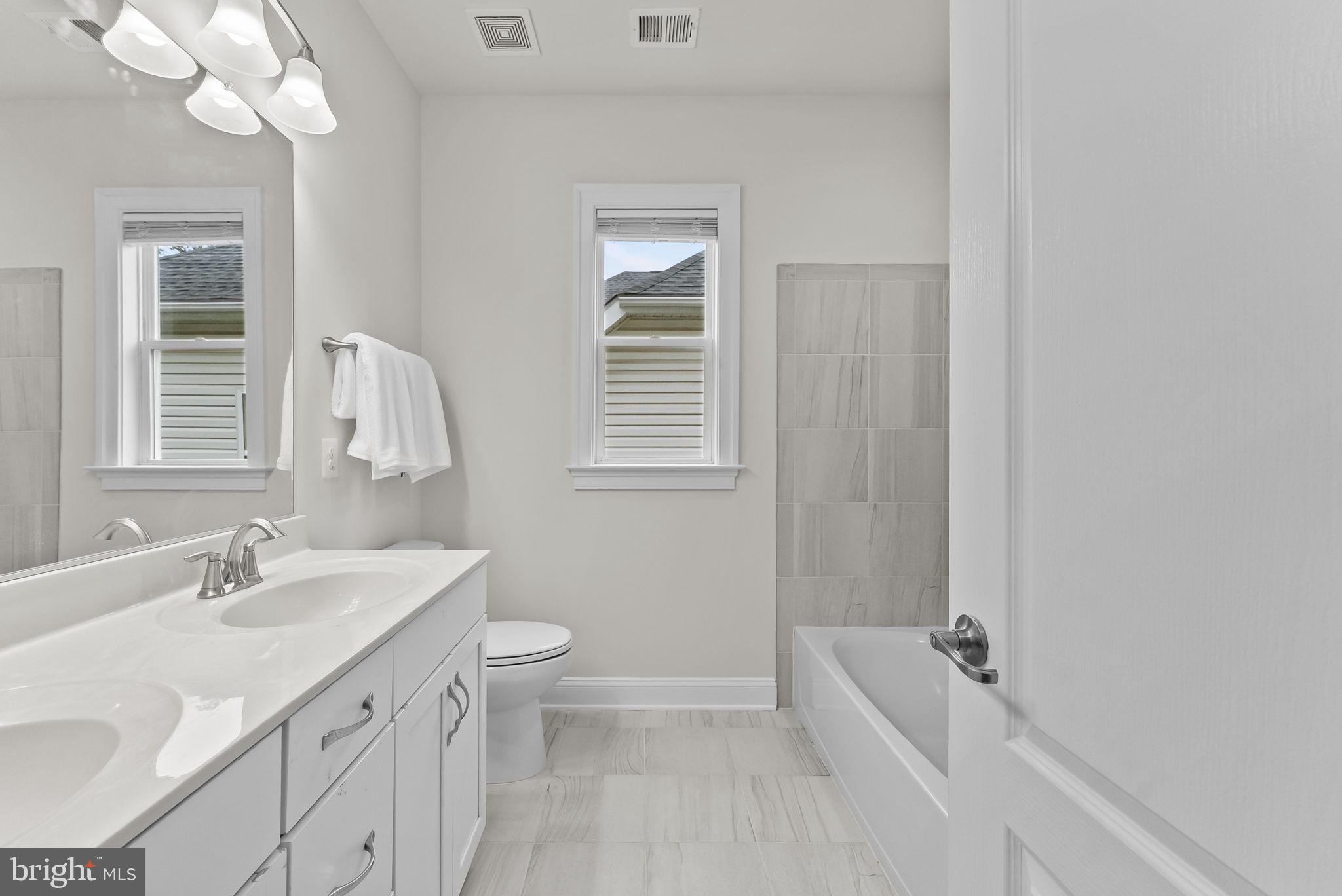 WESTBURY GLEN - Residential