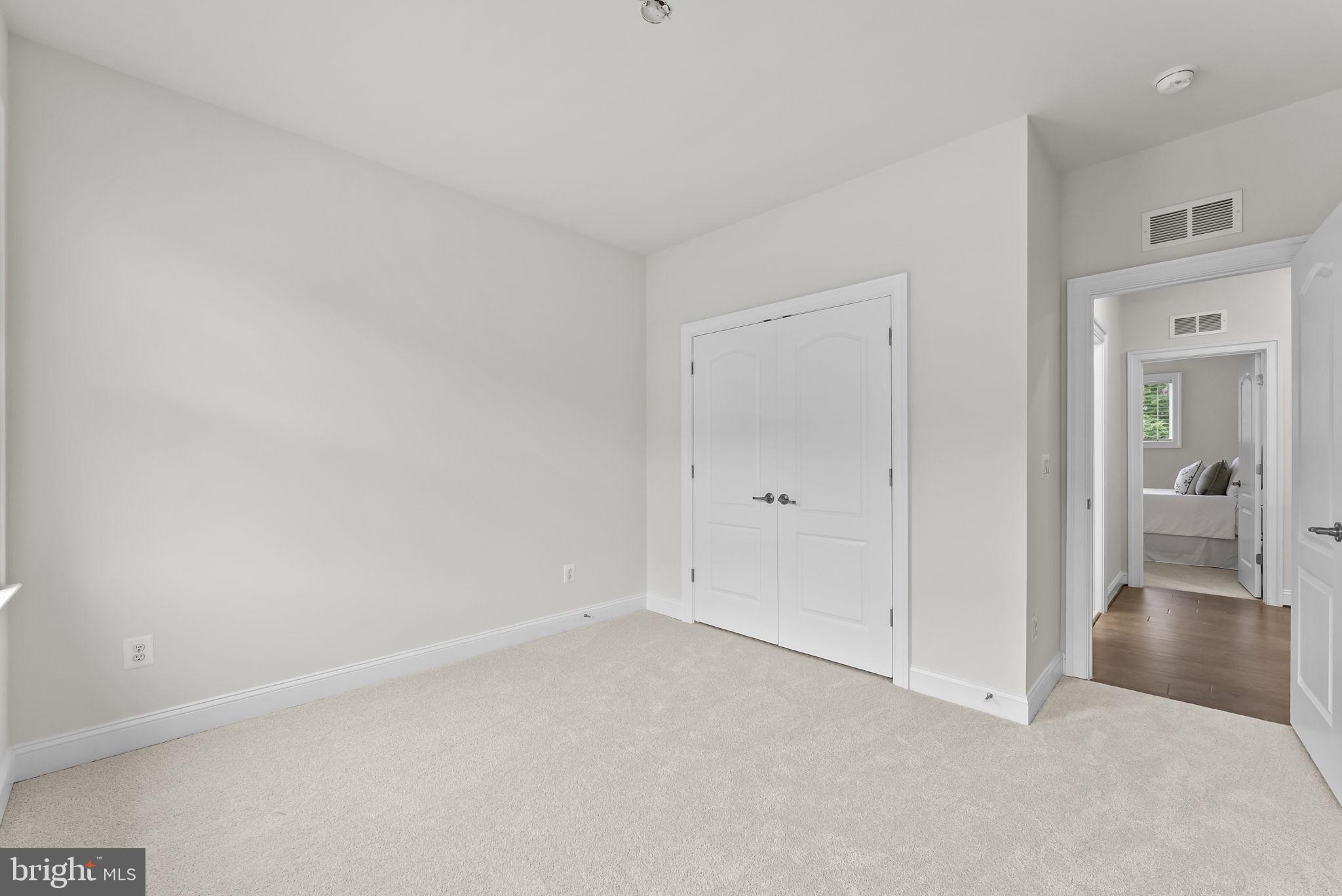WESTBURY GLEN - Residential