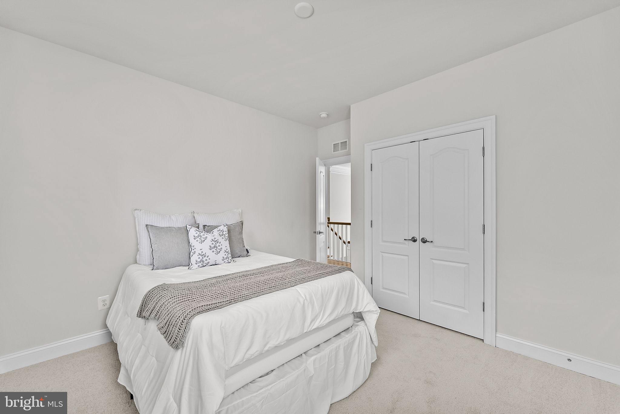 WESTBURY GLEN - Residential