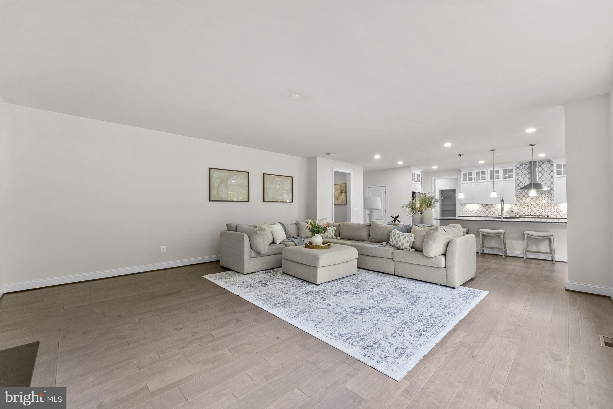 WESTBURY GLEN - Residential