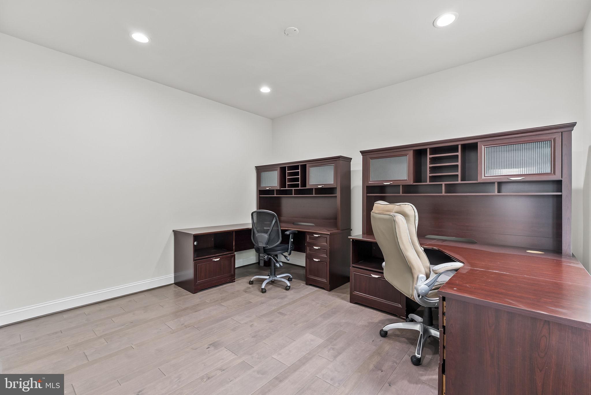 WESTBURY GLEN - Residential