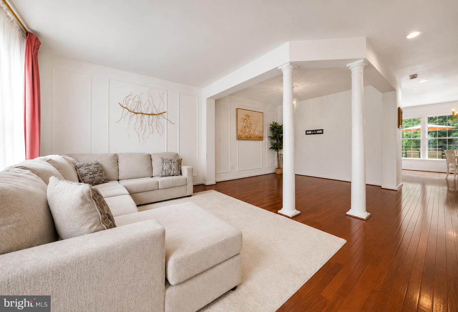 8570 WYNGATE MANOR COURT