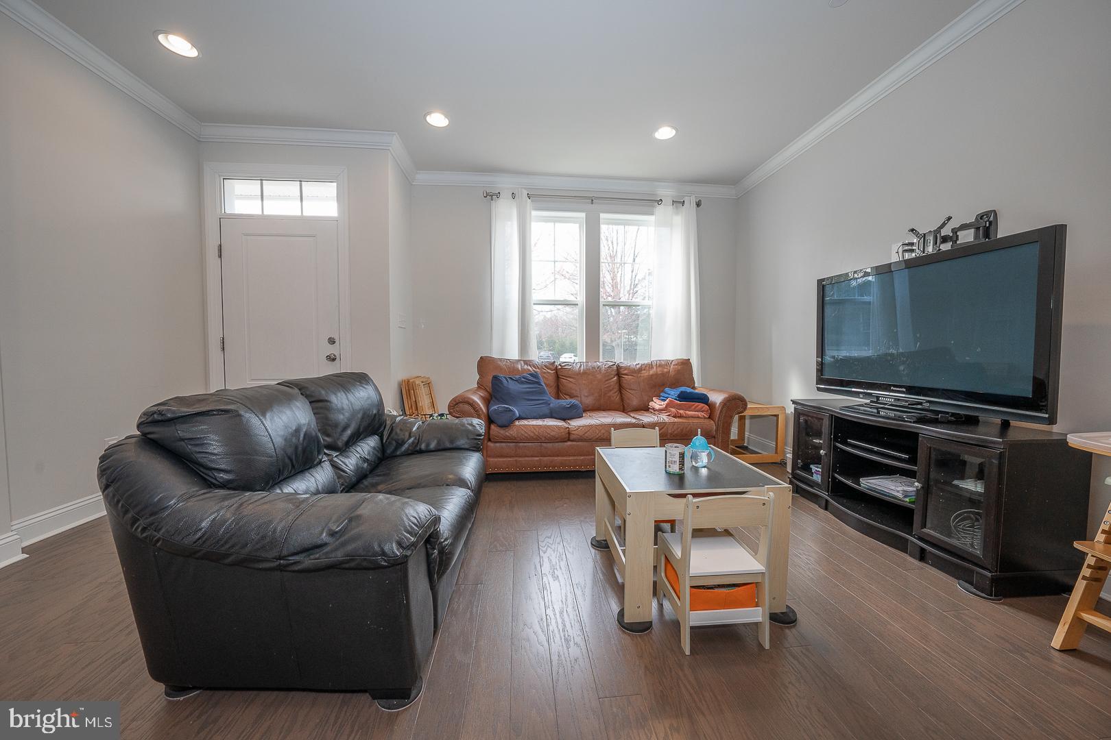 NEWTOWN WALK AT ELLIS PRESERVE - Residential Lease