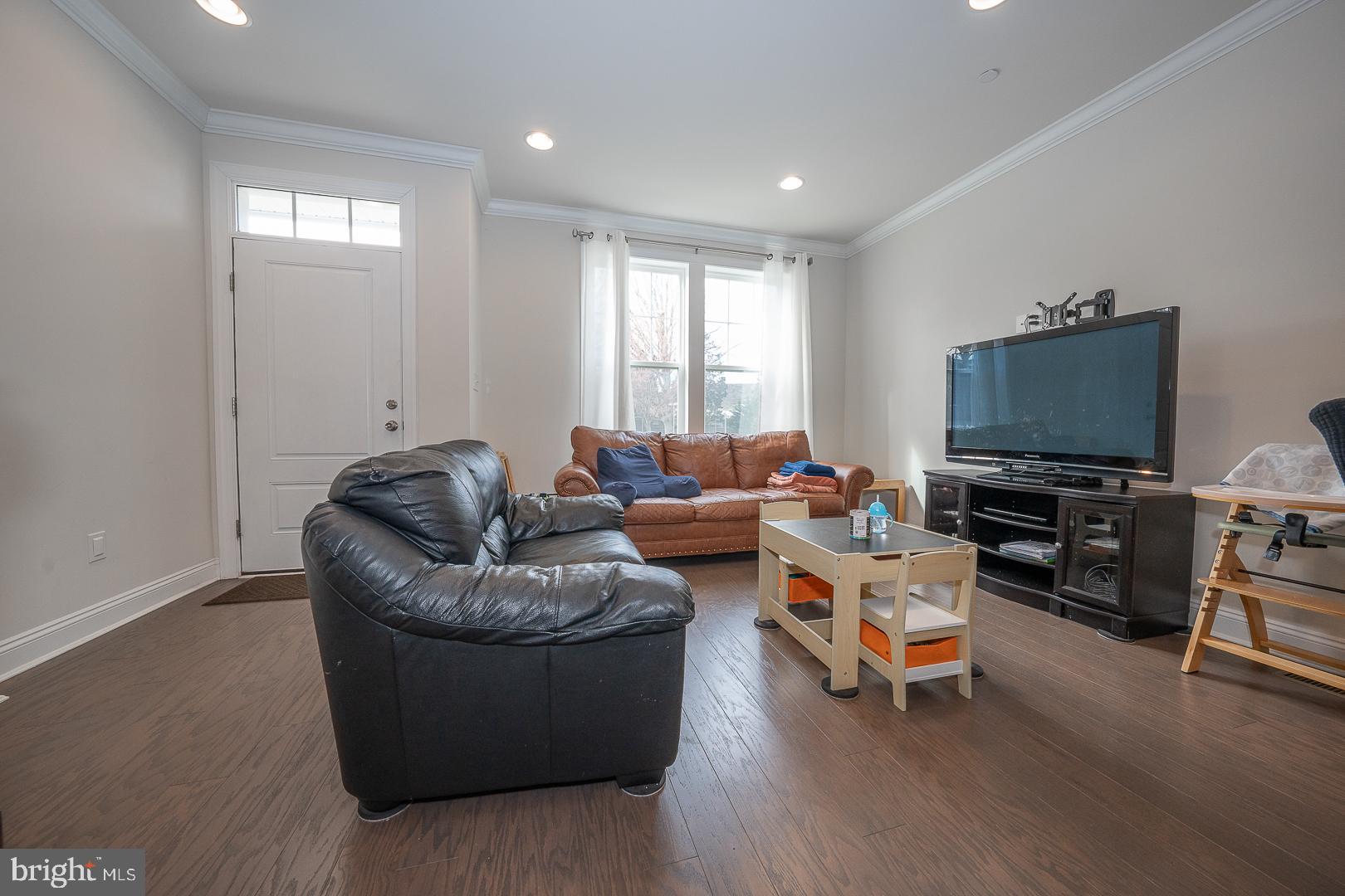 NEWTOWN WALK AT ELLIS PRESERVE - Residential Lease