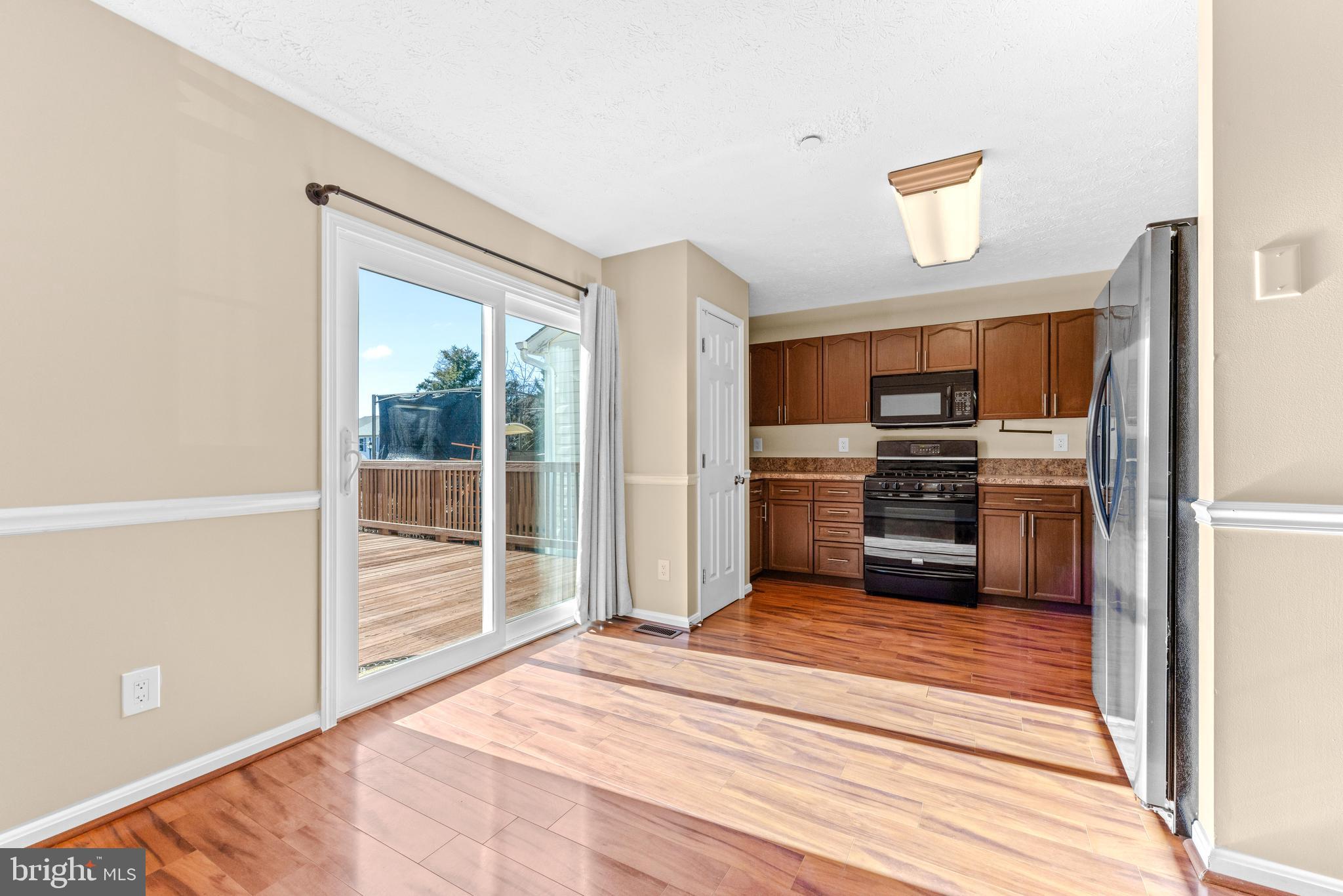 CONSTANT FRIENDSHIP - Residential