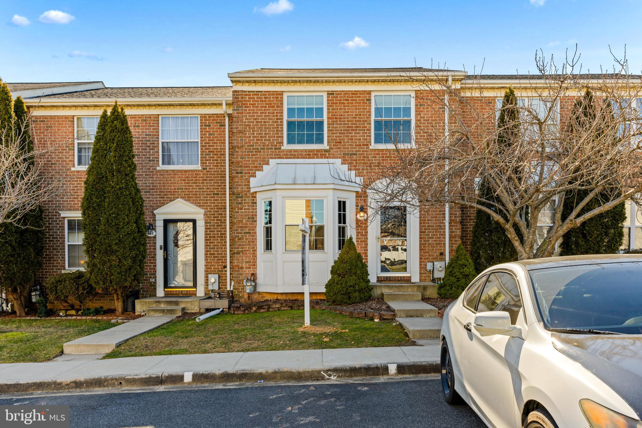 CONSTANT FRIENDSHIP - Residential