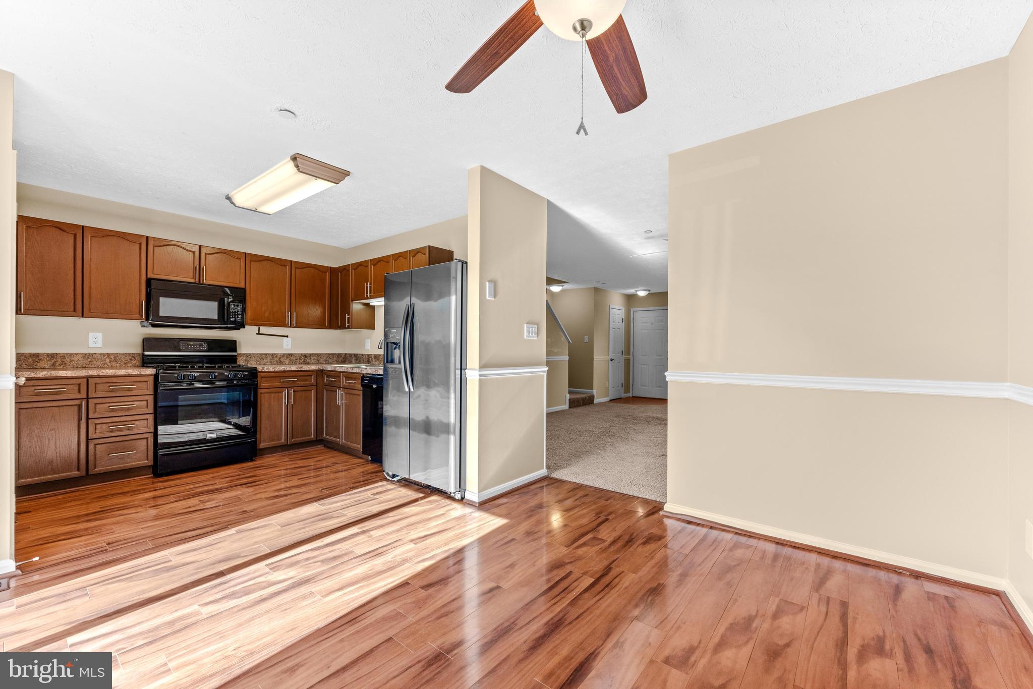 CONSTANT FRIENDSHIP - Residential