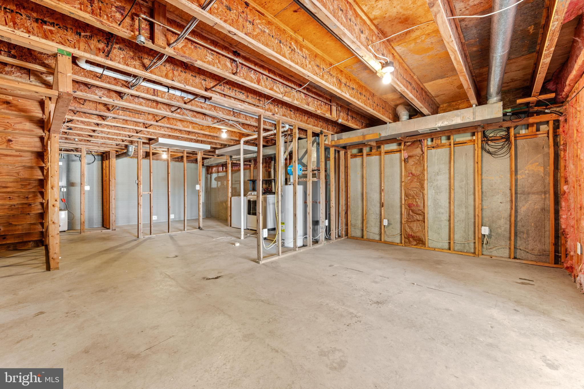 CONSTANT FRIENDSHIP - Residential