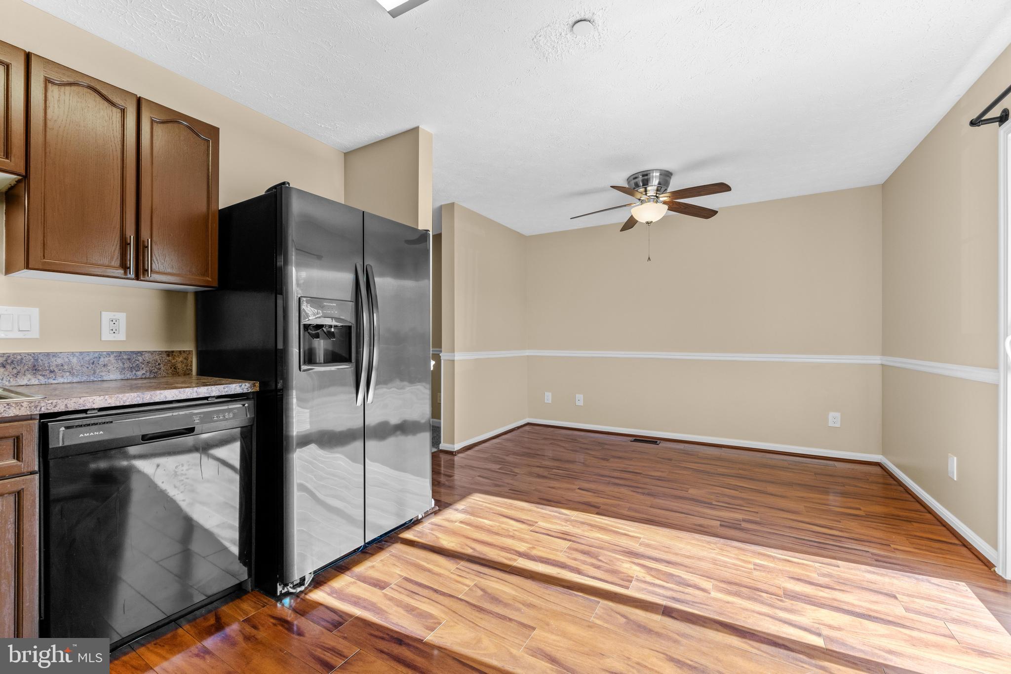 CONSTANT FRIENDSHIP - Residential