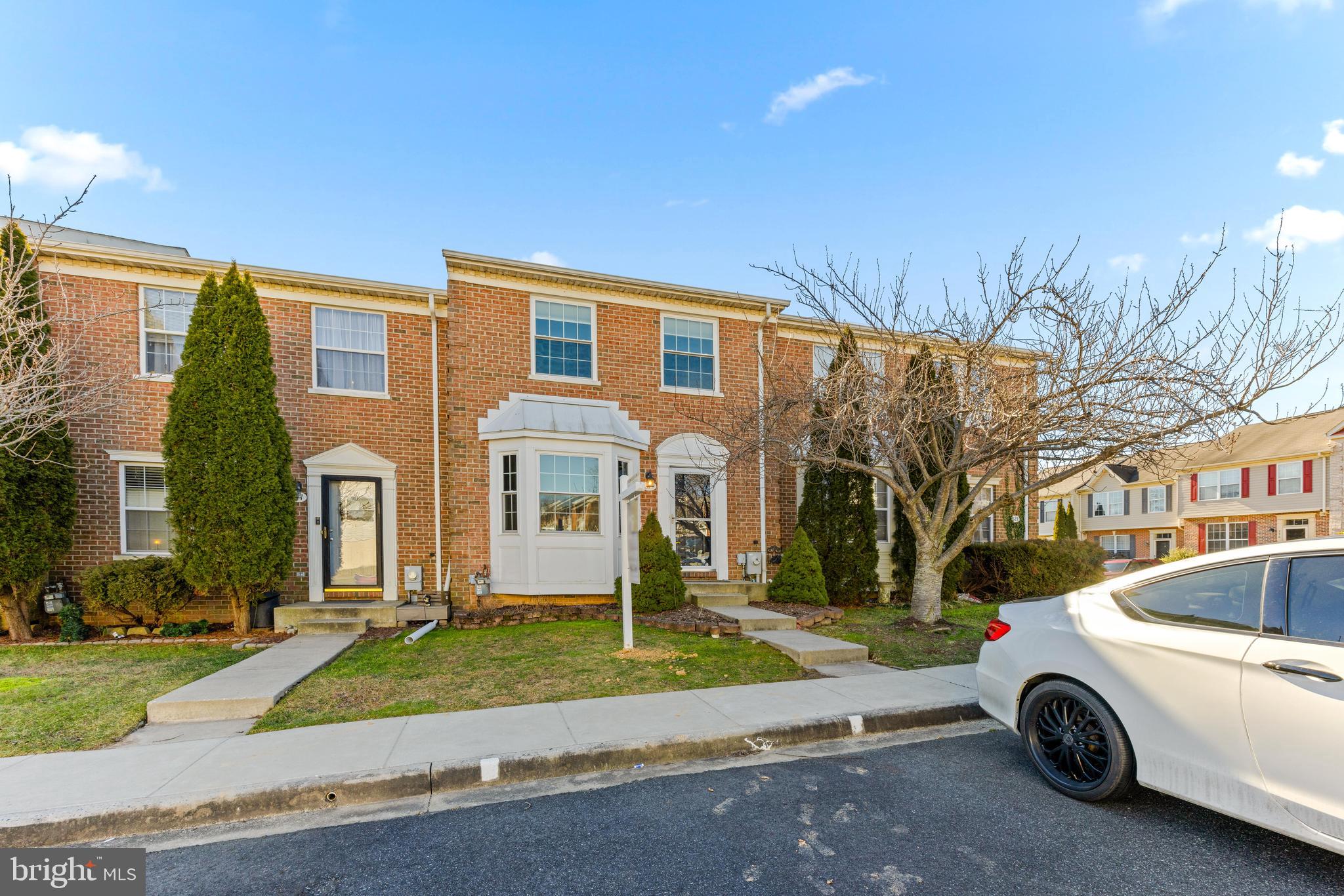 CONSTANT FRIENDSHIP - Residential