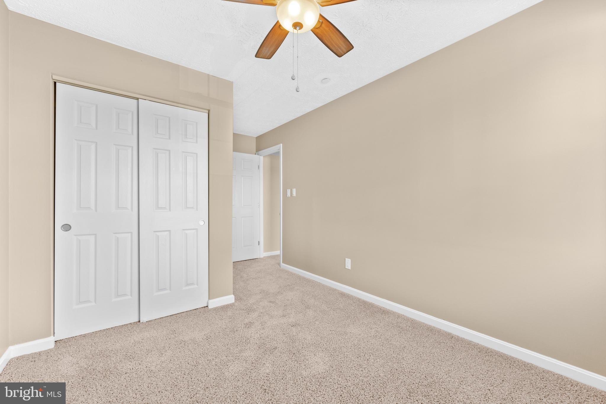 CONSTANT FRIENDSHIP - Residential