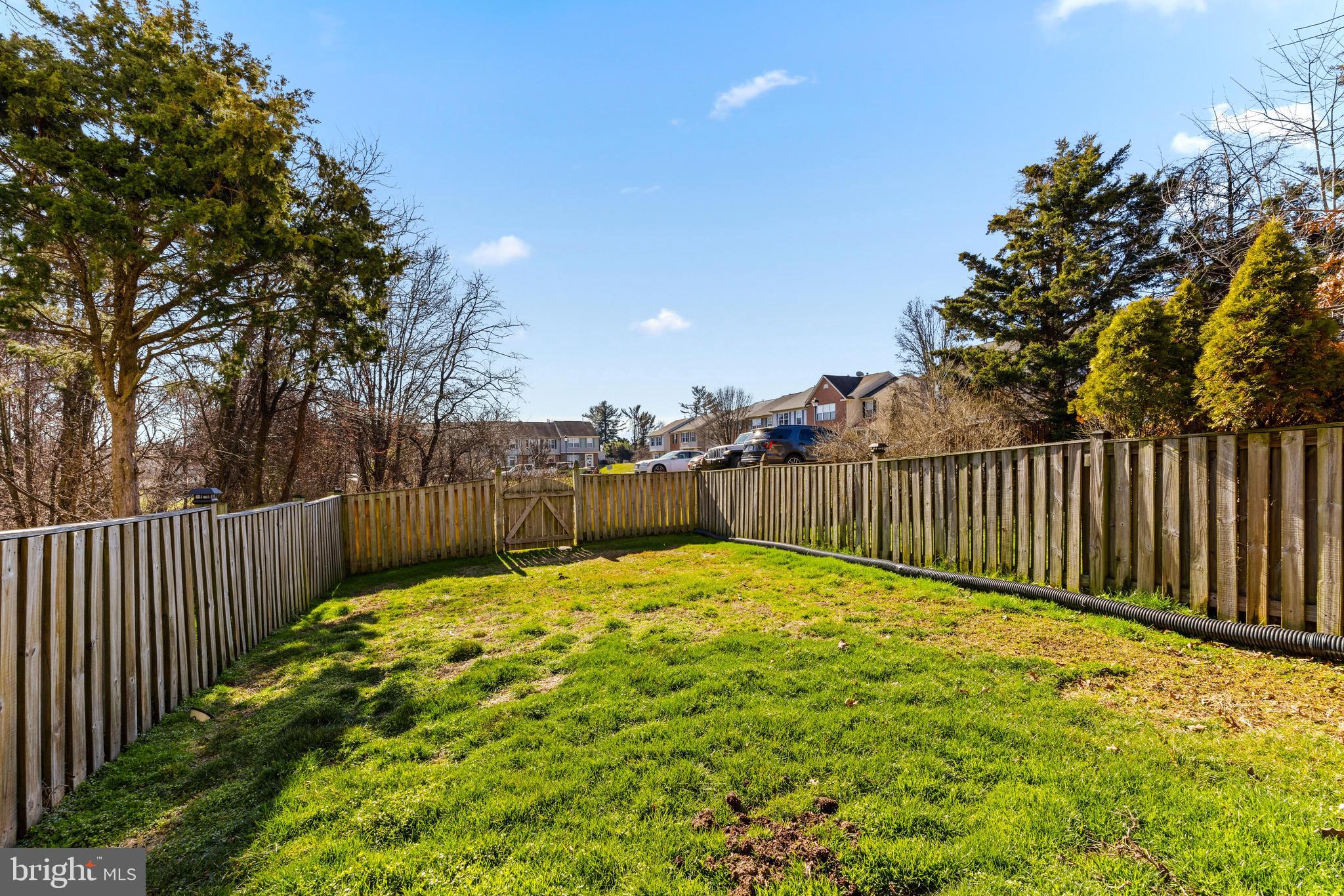 CONSTANT FRIENDSHIP - Residential