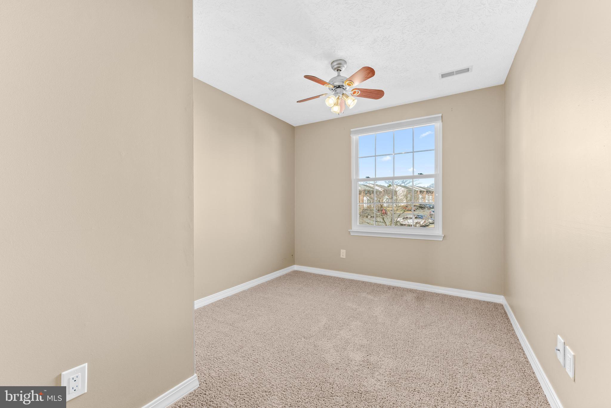 CONSTANT FRIENDSHIP - Residential