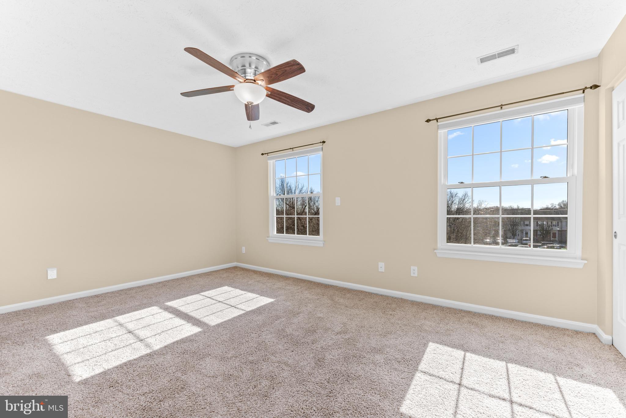 CONSTANT FRIENDSHIP - Residential