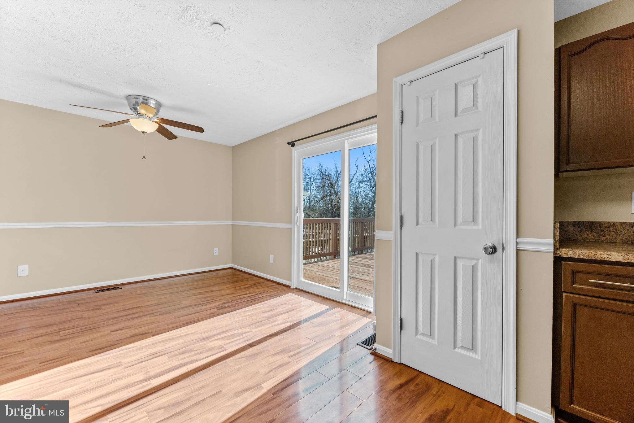 CONSTANT FRIENDSHIP - Residential