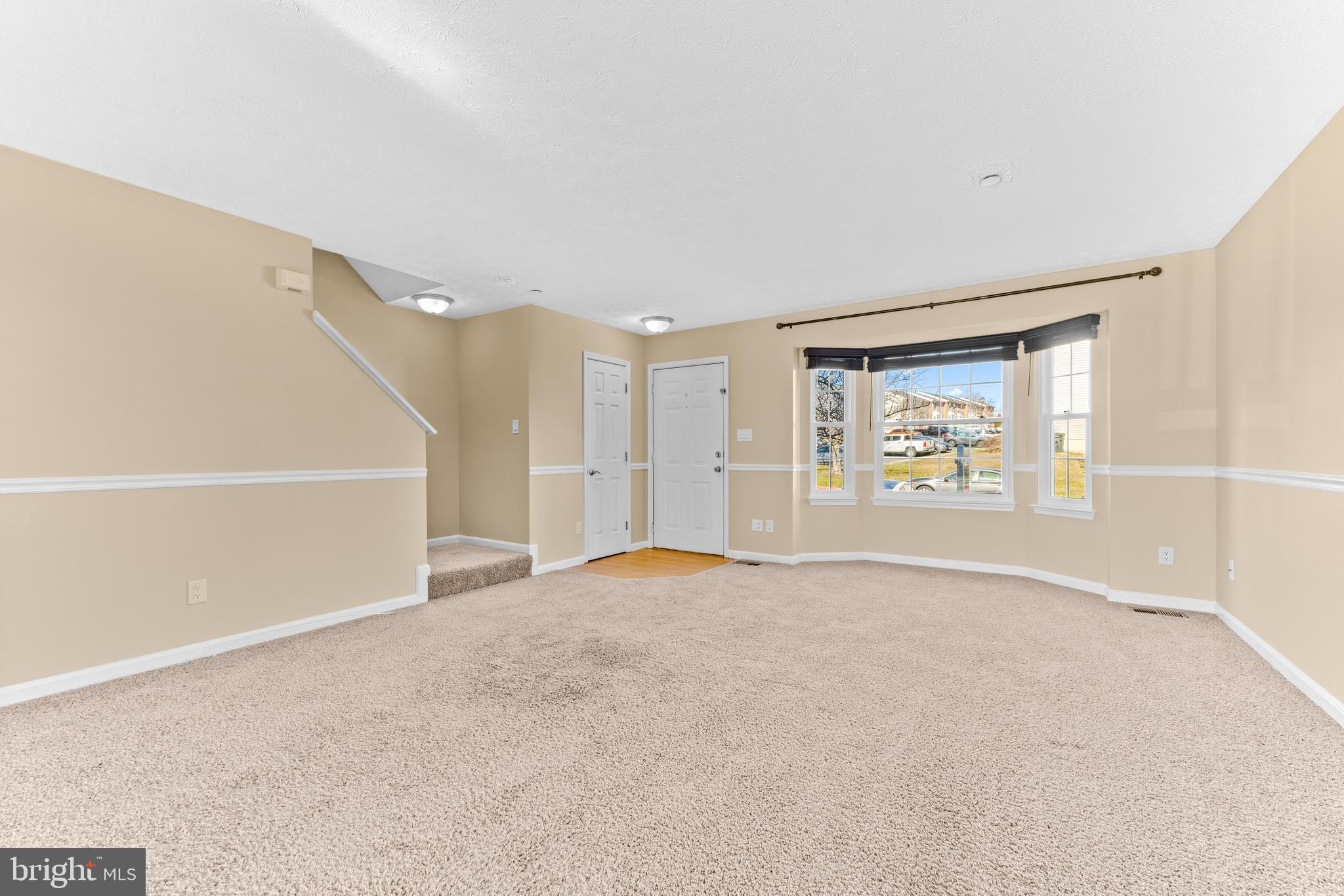 CONSTANT FRIENDSHIP - Residential