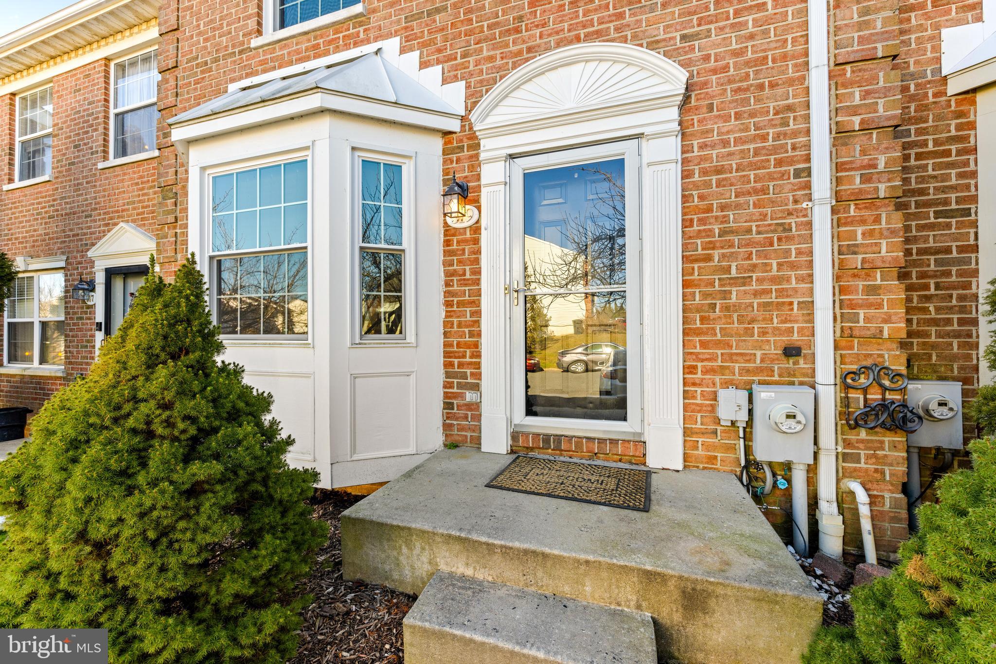 CONSTANT FRIENDSHIP - Residential