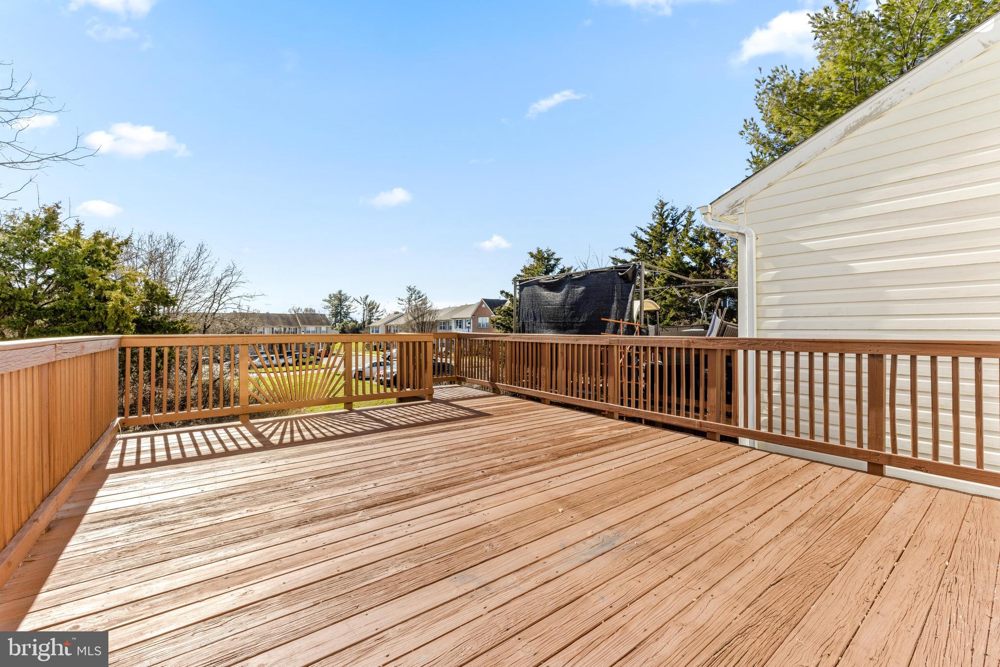 CONSTANT FRIENDSHIP - Residential