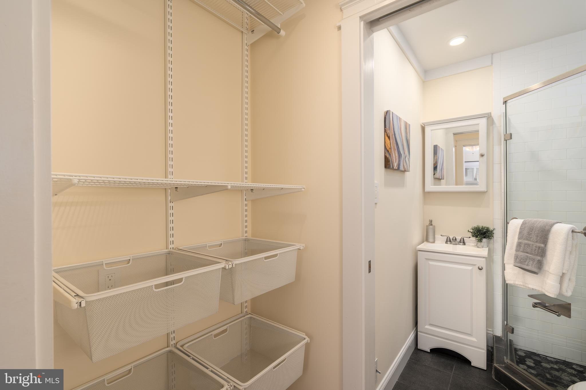 STAFFORD SQUARE - Residential