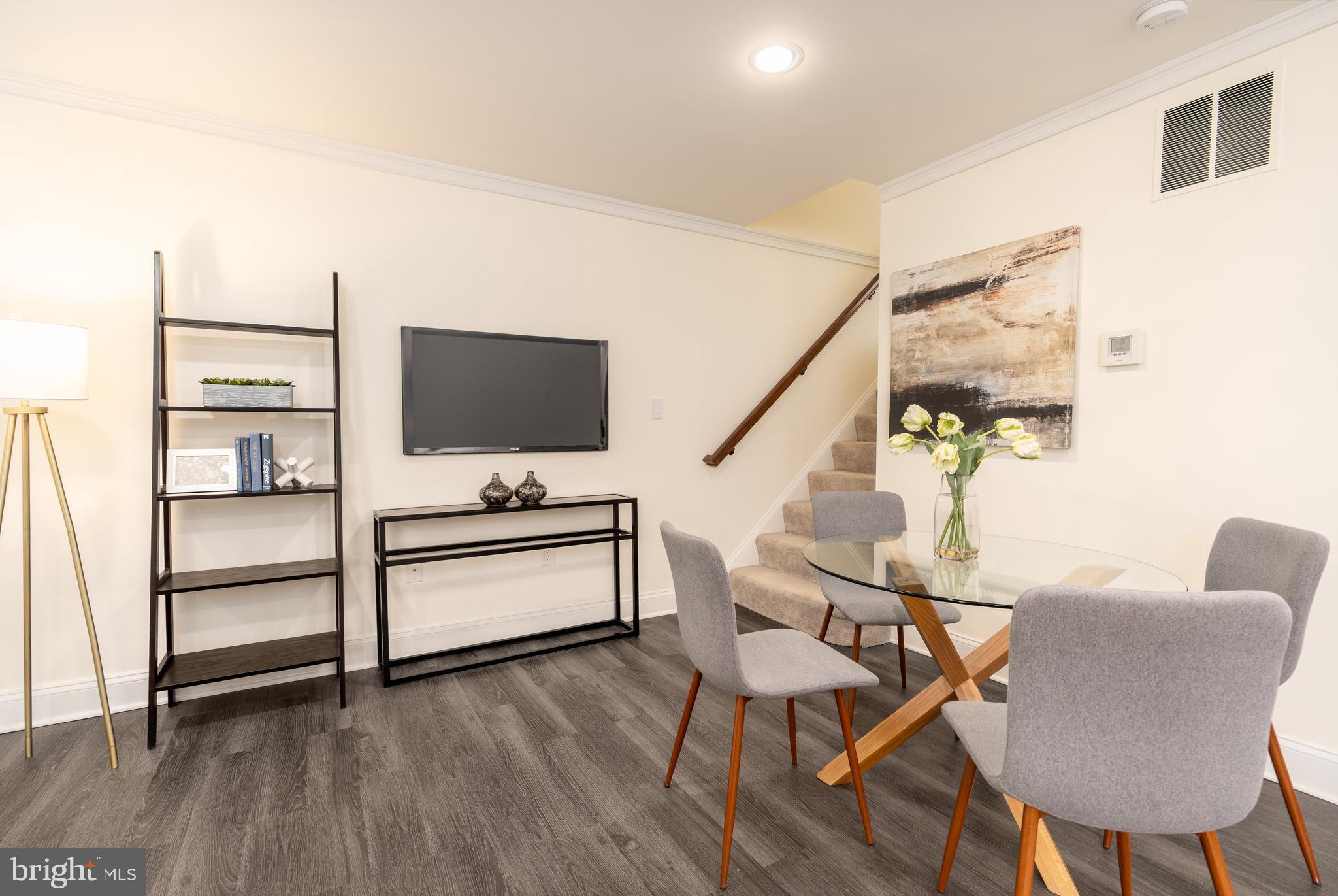 STAFFORD SQUARE - Residential