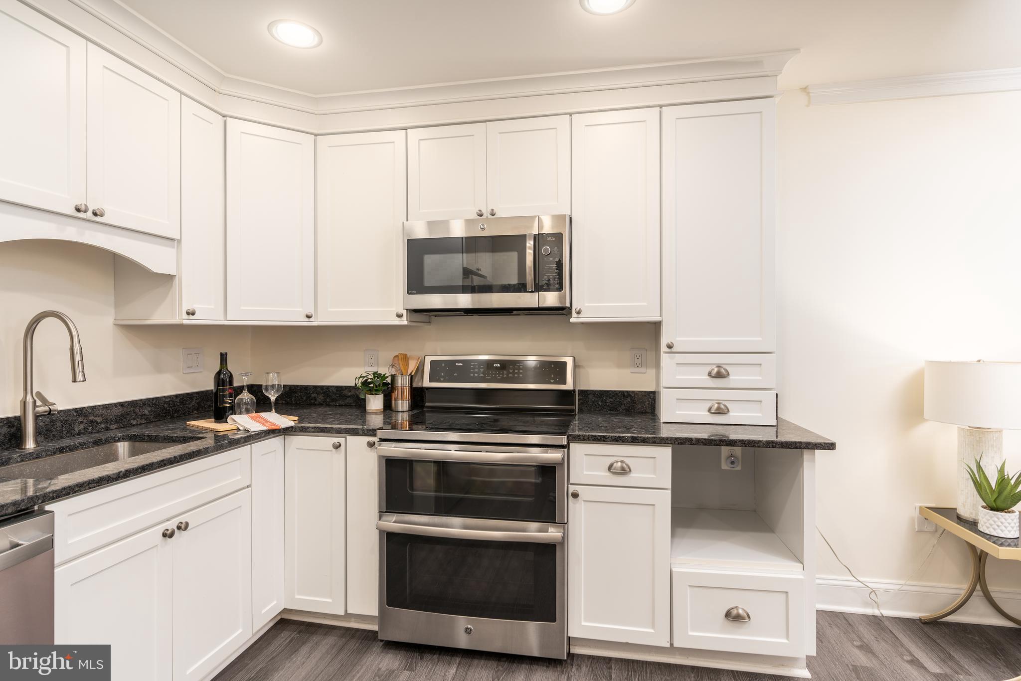 STAFFORD SQUARE - Residential