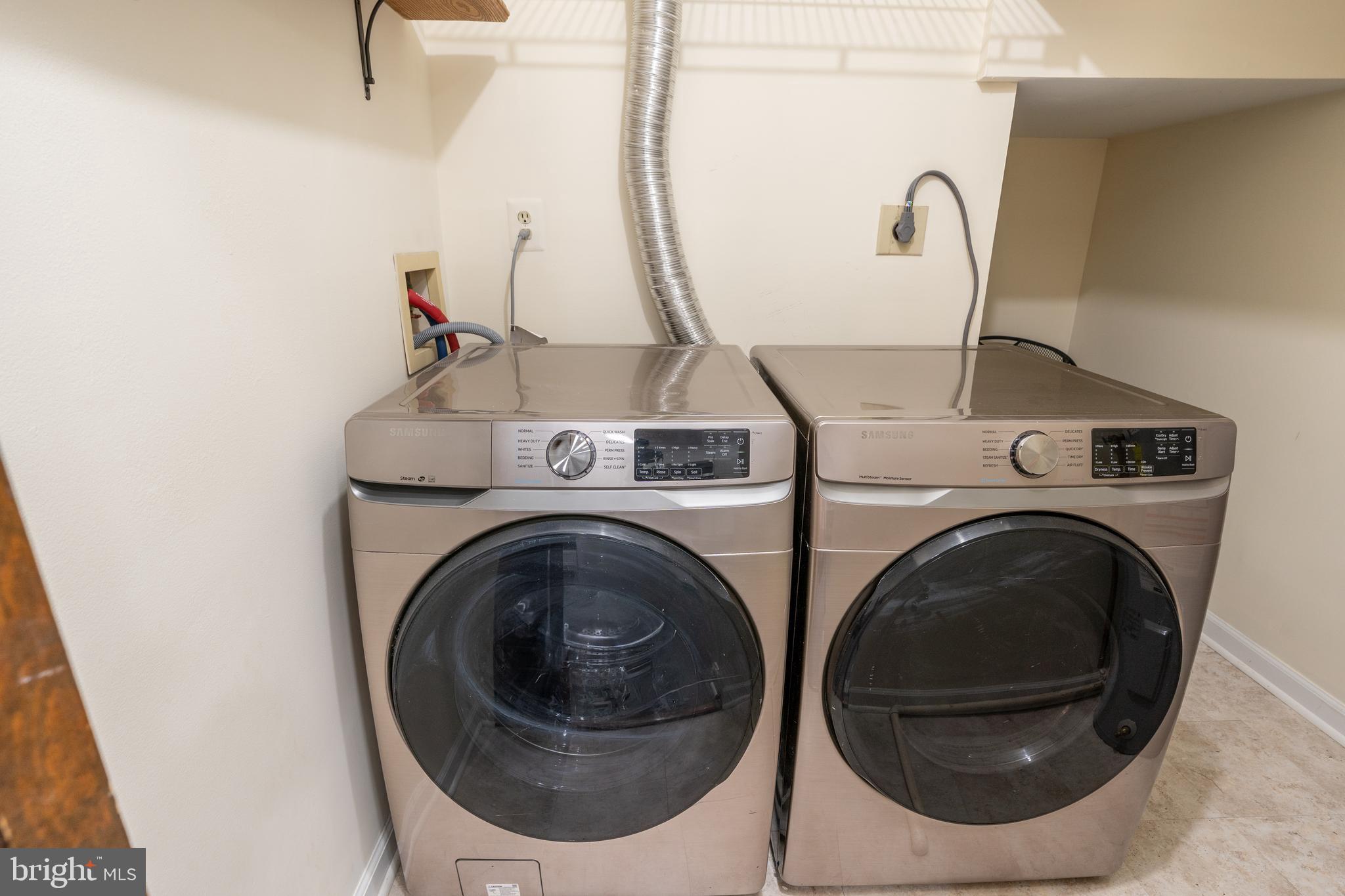 STAFFORD SQUARE - Residential