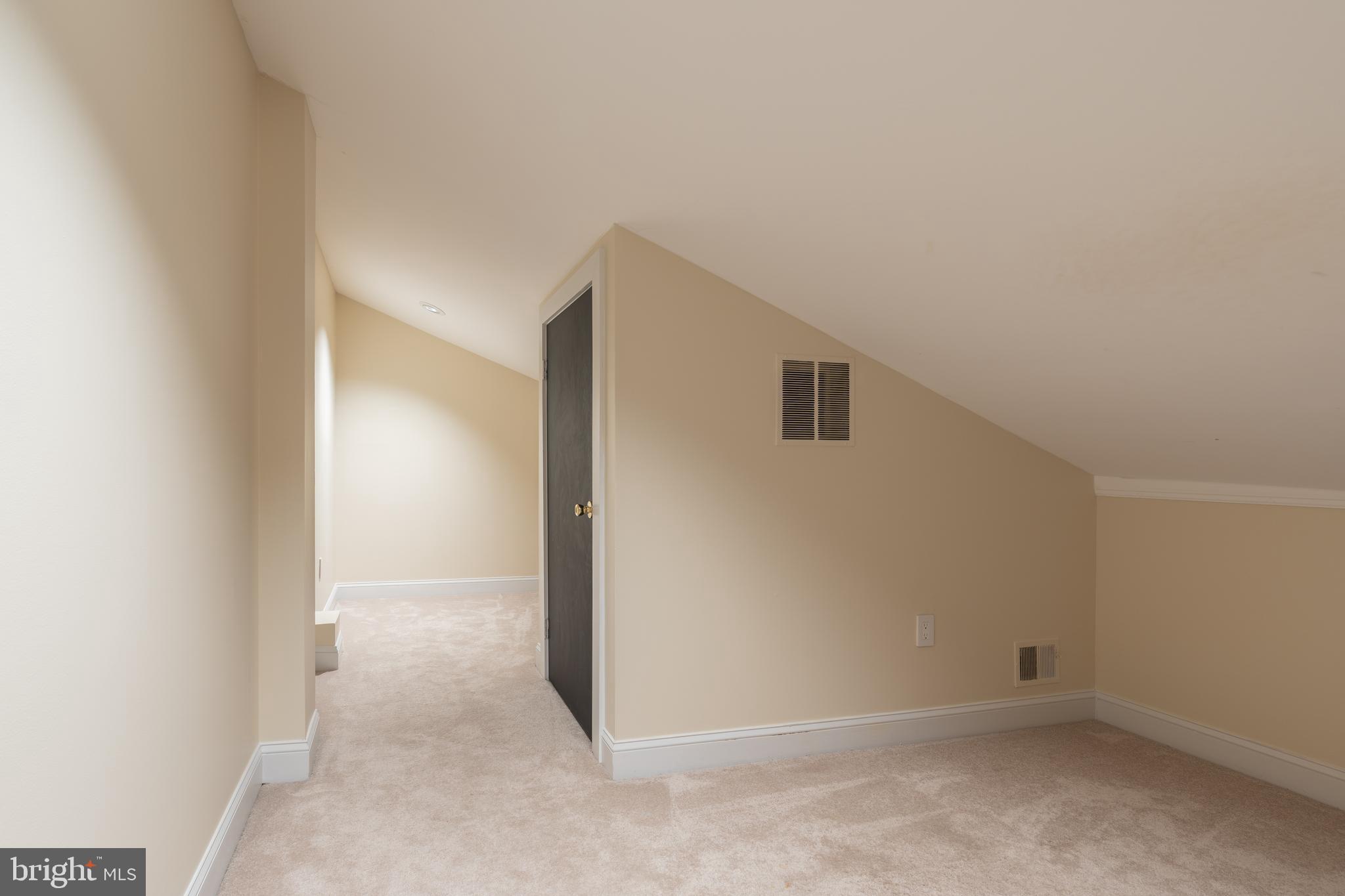 STAFFORD SQUARE - Residential