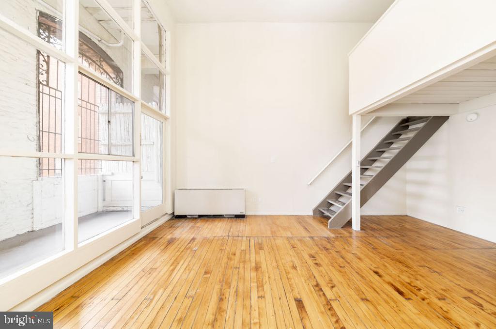 WASHINGTON SQ - Residential Lease