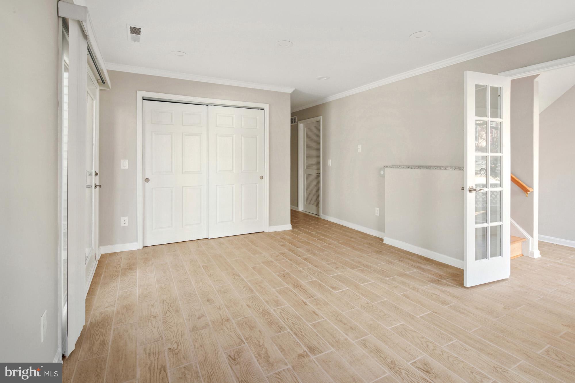 VIRGINIA CENTER - Residential