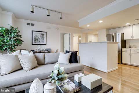 Condo For Rent - 2220 Fairfax Drive #803<br/> ARLINGTON, VA 22201