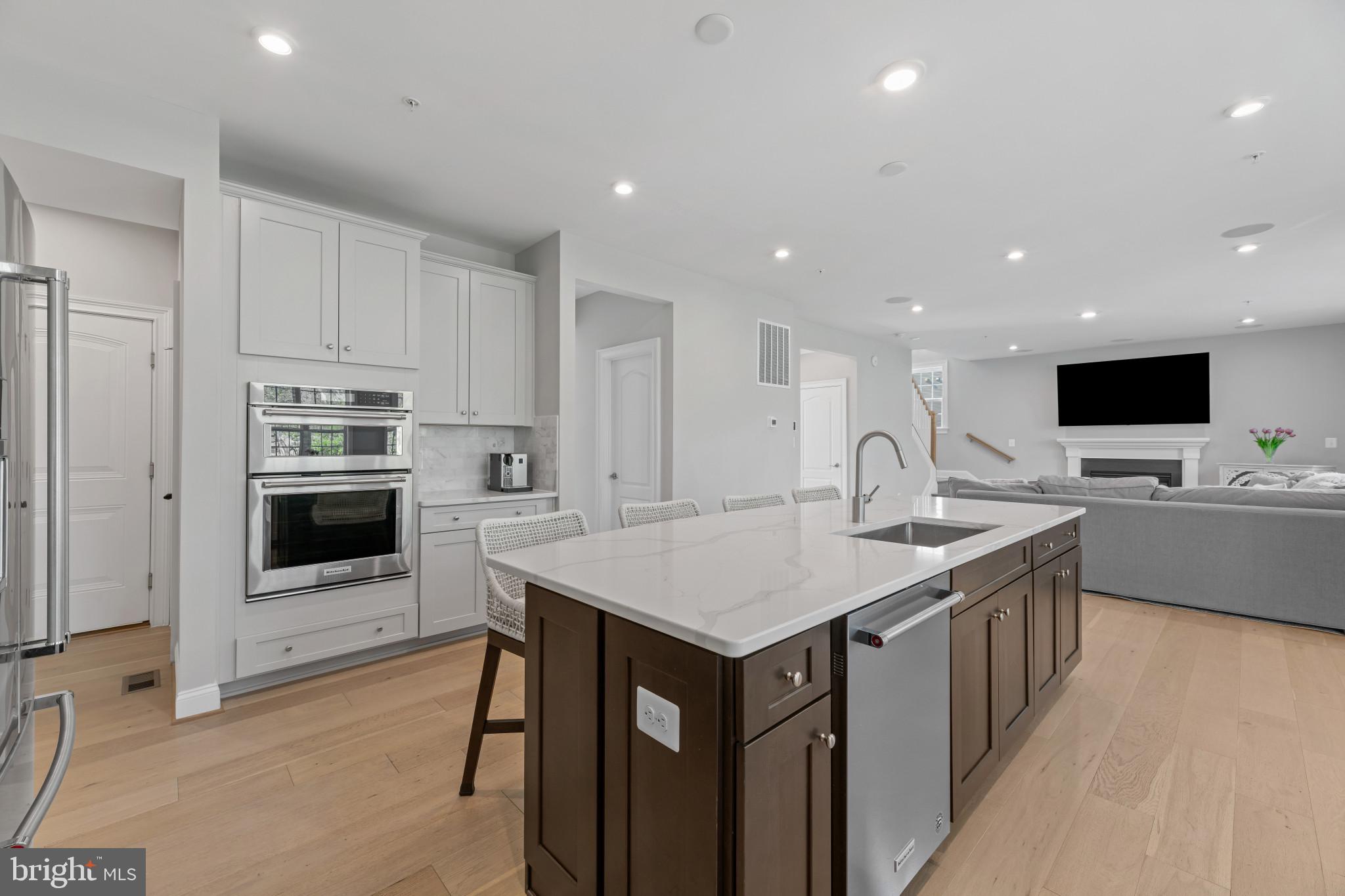 WESTMOUNT - Residential