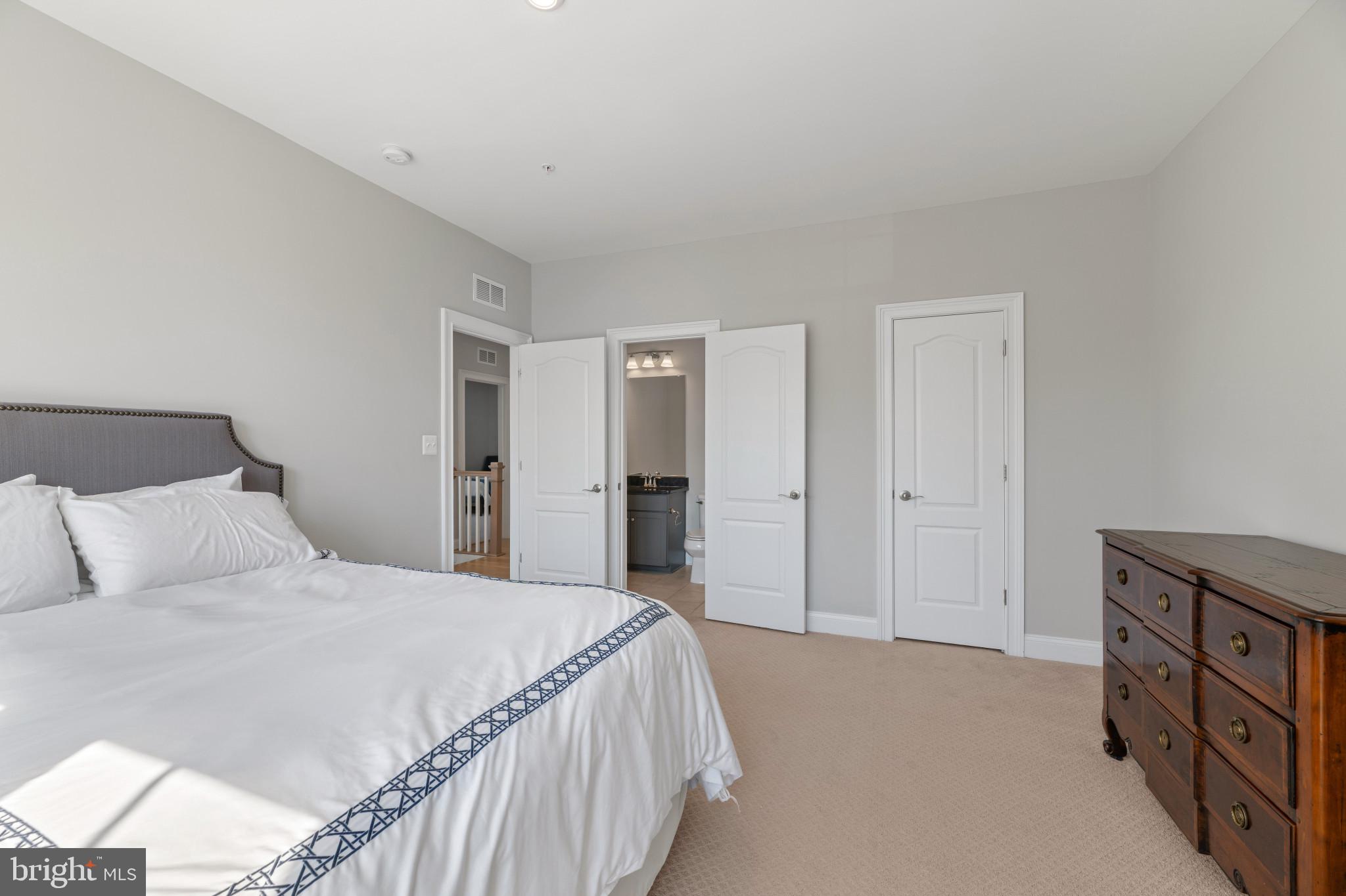 WESTMOUNT - Residential