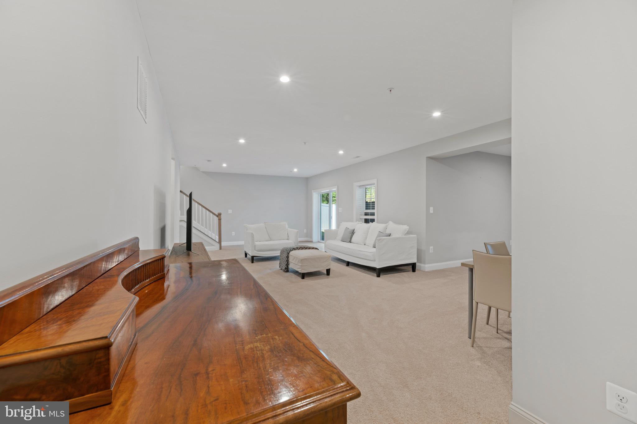 WESTMOUNT - Residential