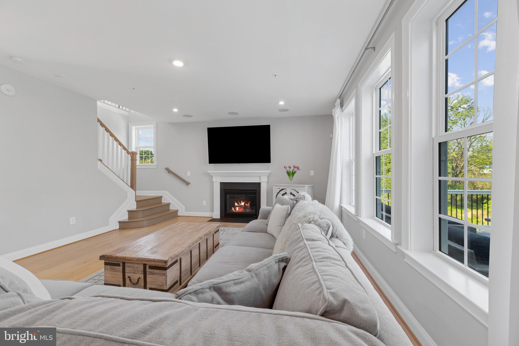 WESTMOUNT - Residential