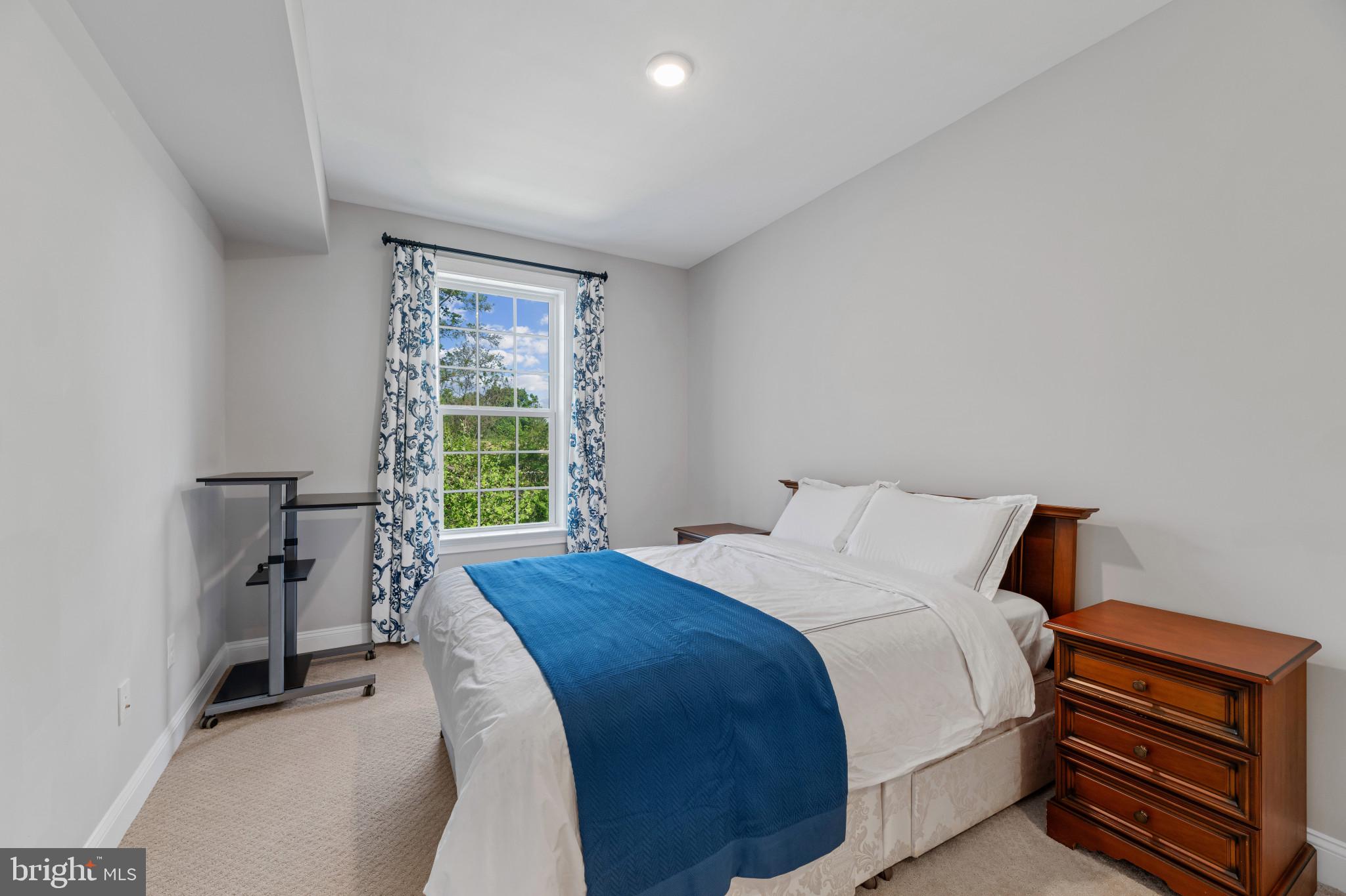 WESTMOUNT - Residential