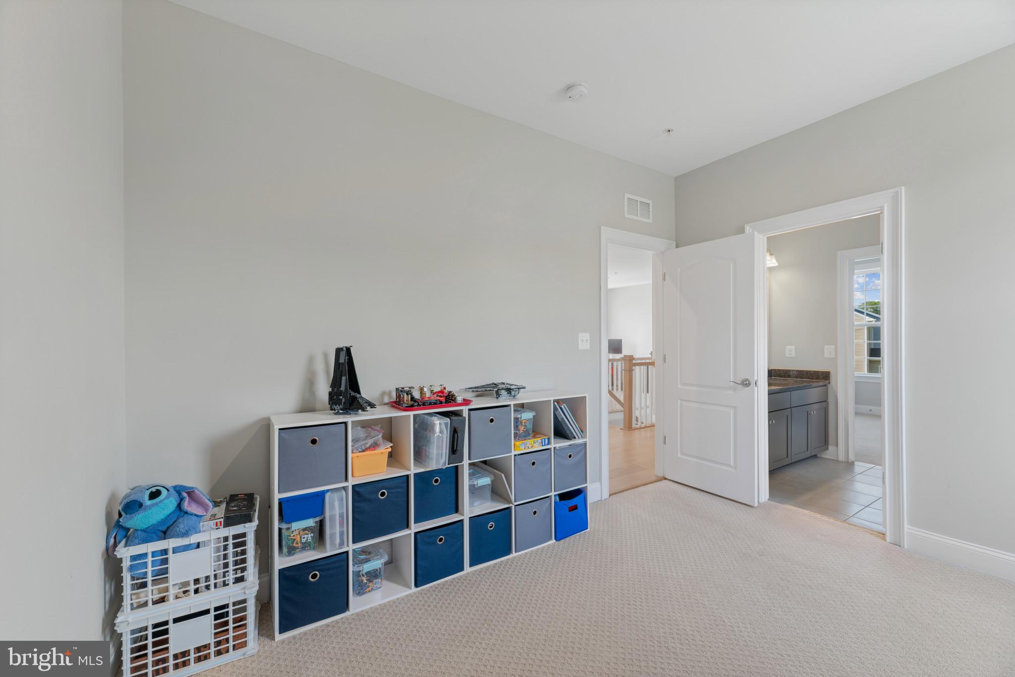 WESTMOUNT - Residential