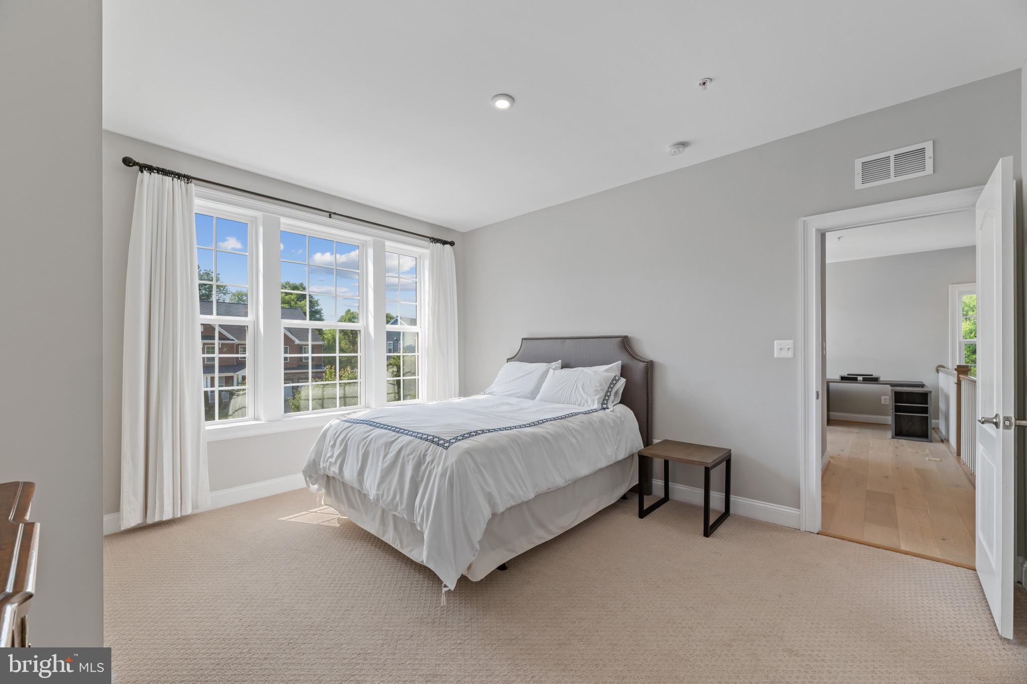 WESTMOUNT - Residential