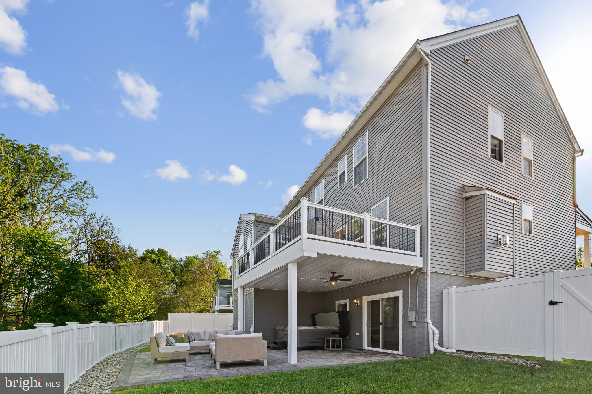 WESTMOUNT - Residential