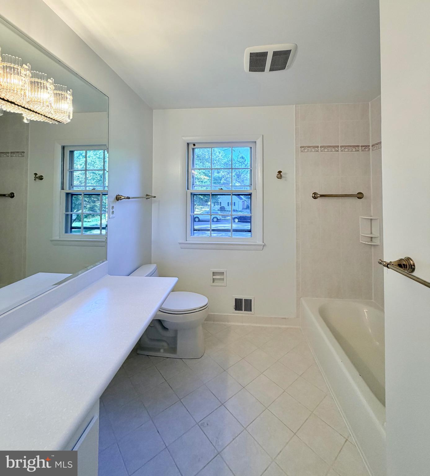 OLD CREEK ESTATES - Residential Lease